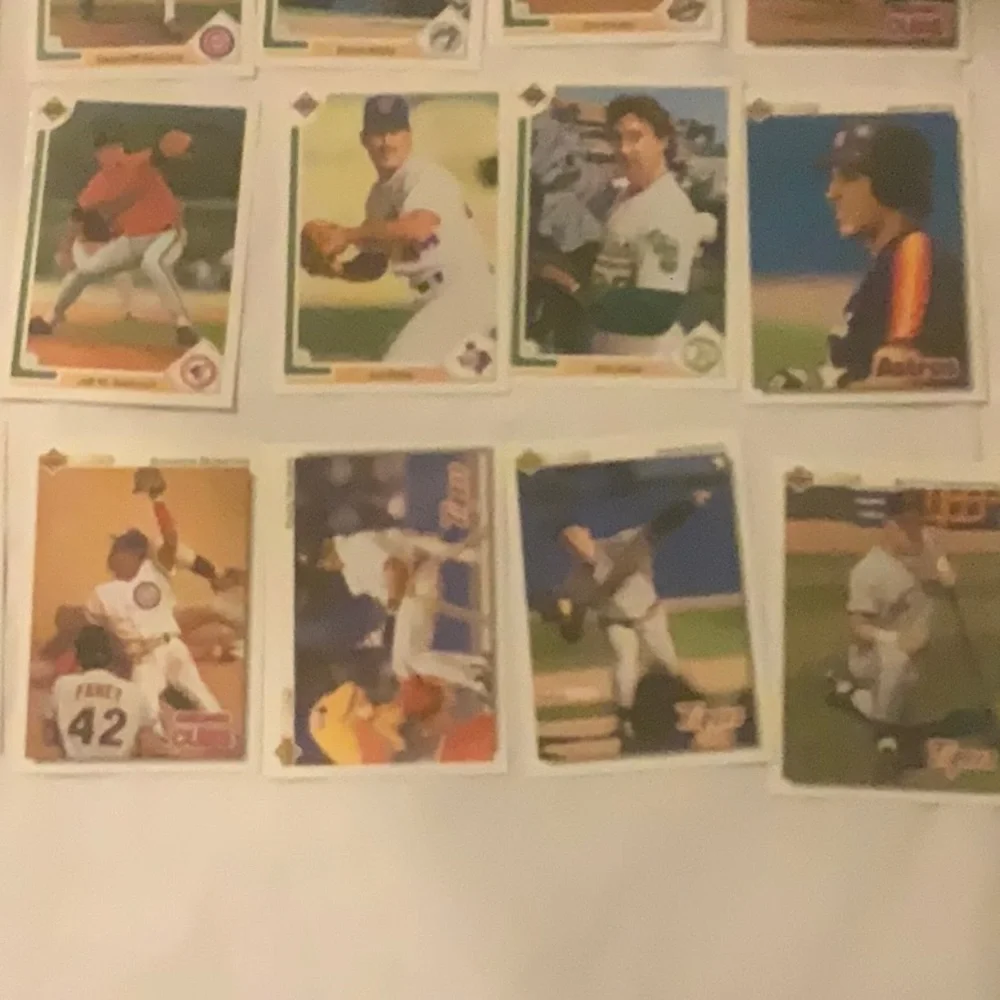 Bundle of Baseball Cards Lot 407